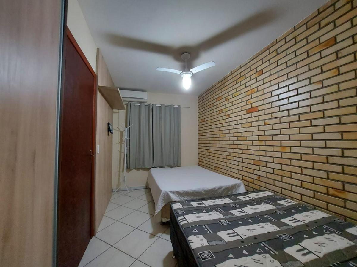 Apartamento 12 - Bombinhas - 200 Metros Da Praia Exterior photo